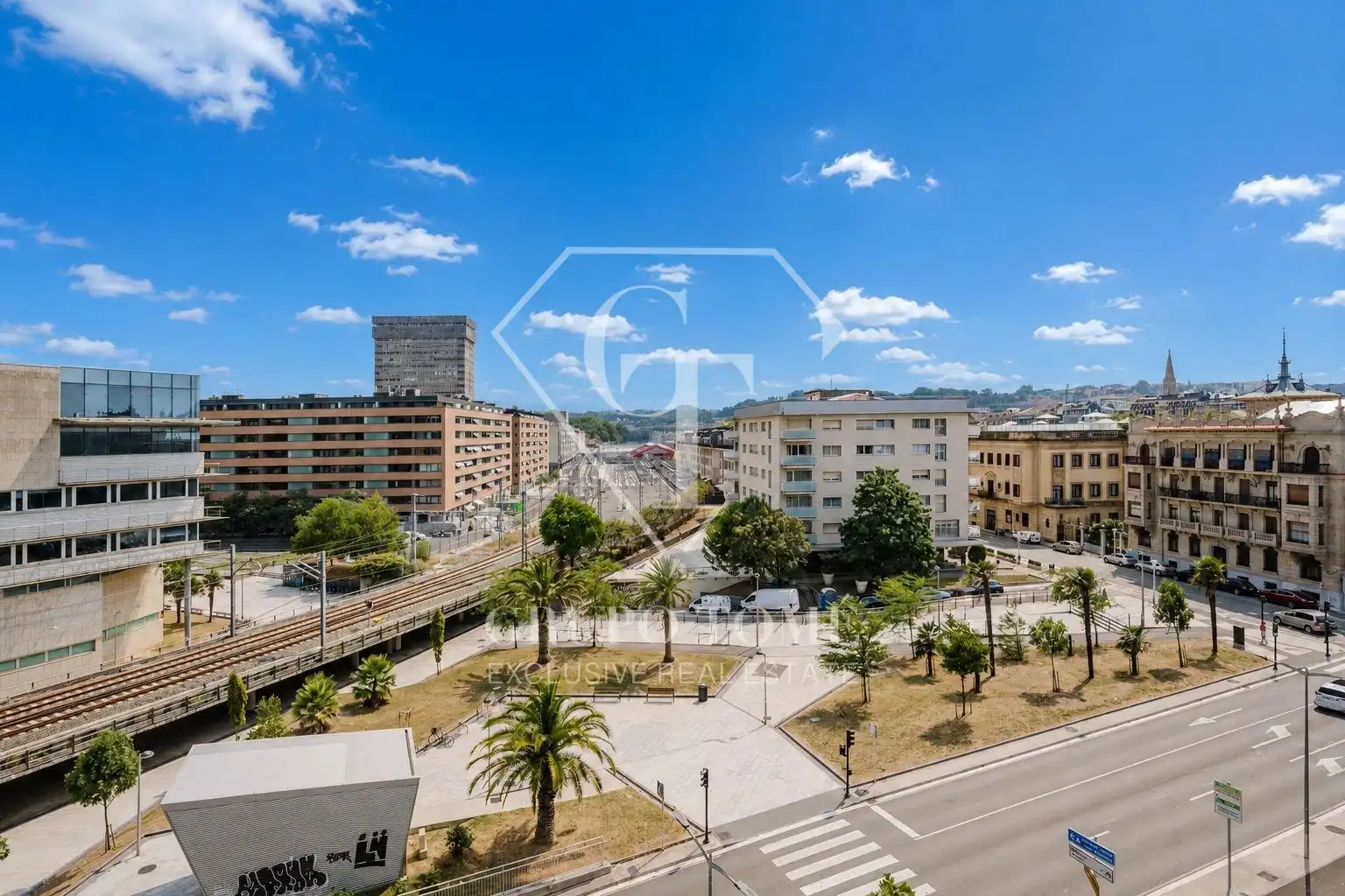 Vista exterior de Pis en venda en Donostia - San Sebastián  amb Aire condicionat, Calefacció i Traster