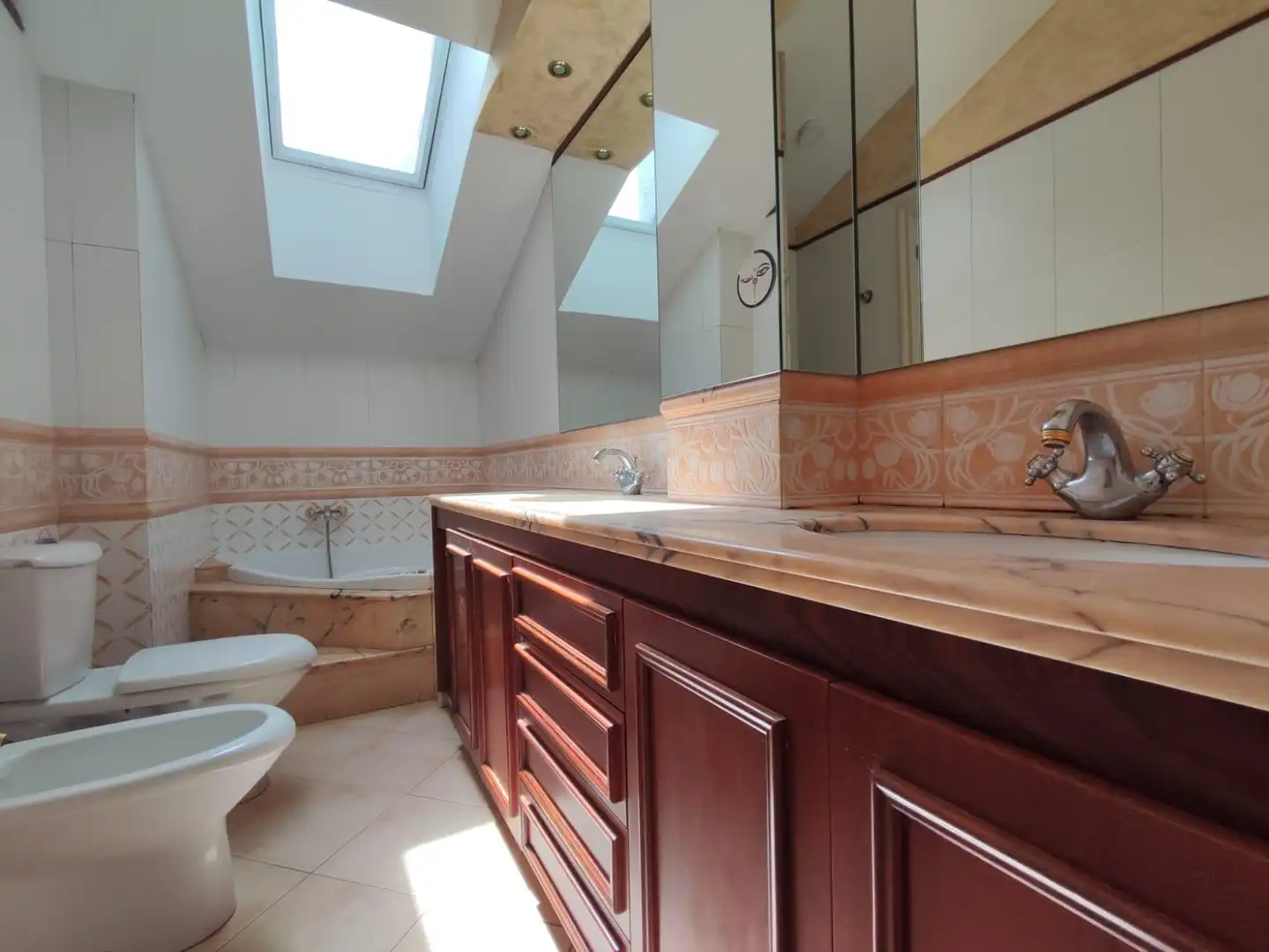 Baño de Dúplex de alquiler en Manresa con Calefacción, Terraza y Trastero