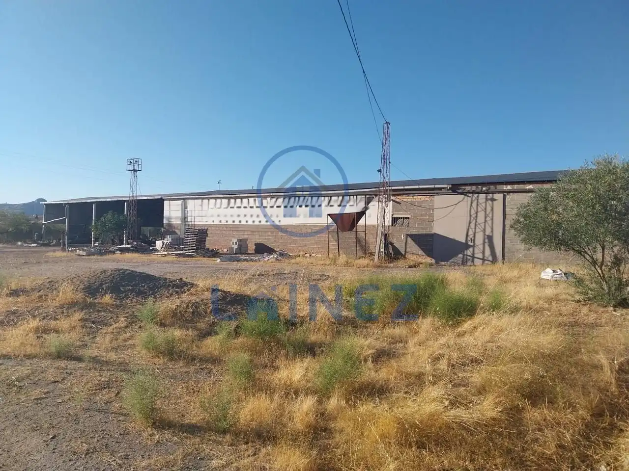 Vista exterior de Nave industrial en venta en Peñarroya-Pueblonuevo