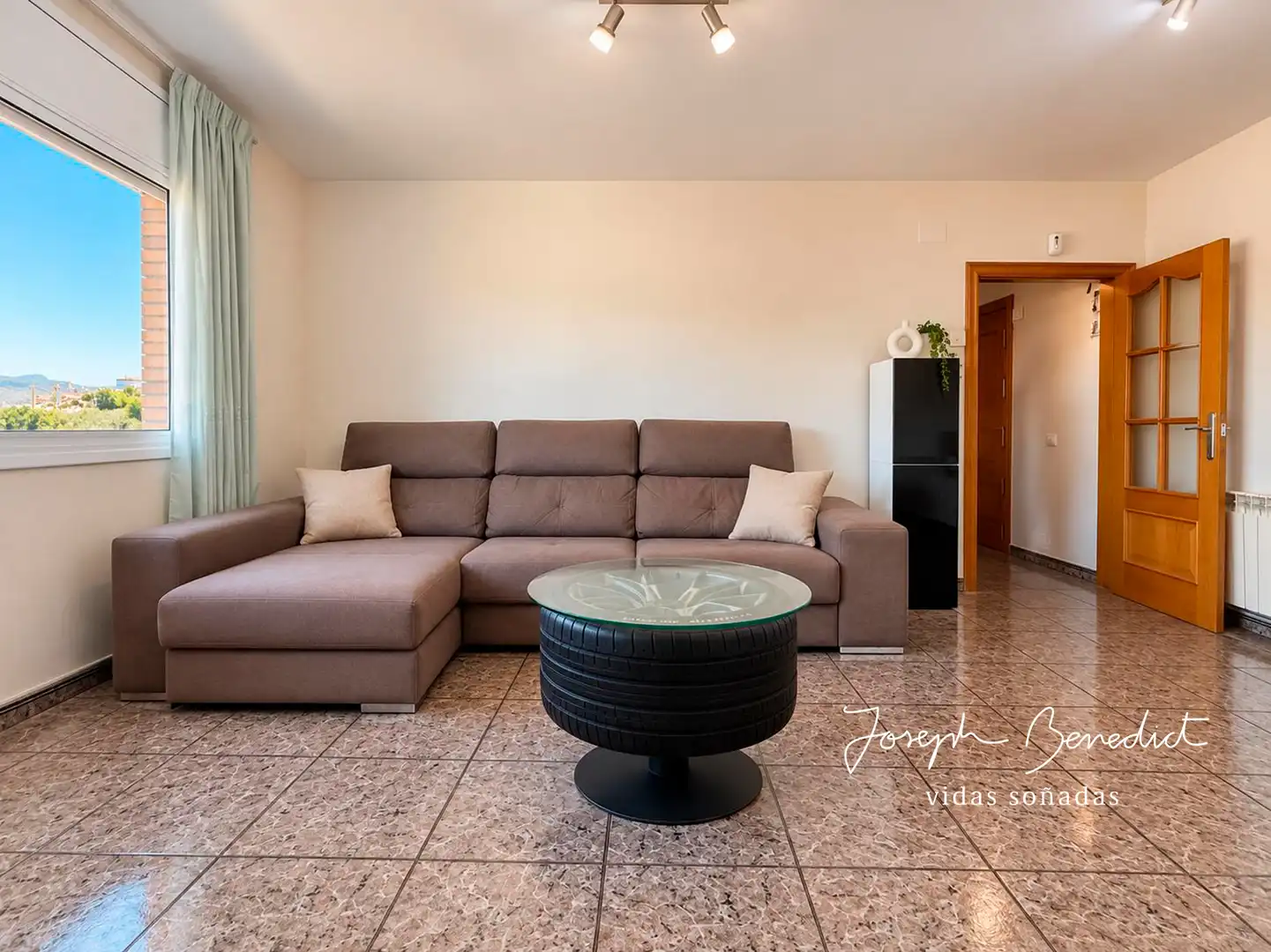 Sala d'estar de Casa o xalet en venda en Sant Vicenç Dels Horts amb Aire condicionat, Calefacció i Jardí privat