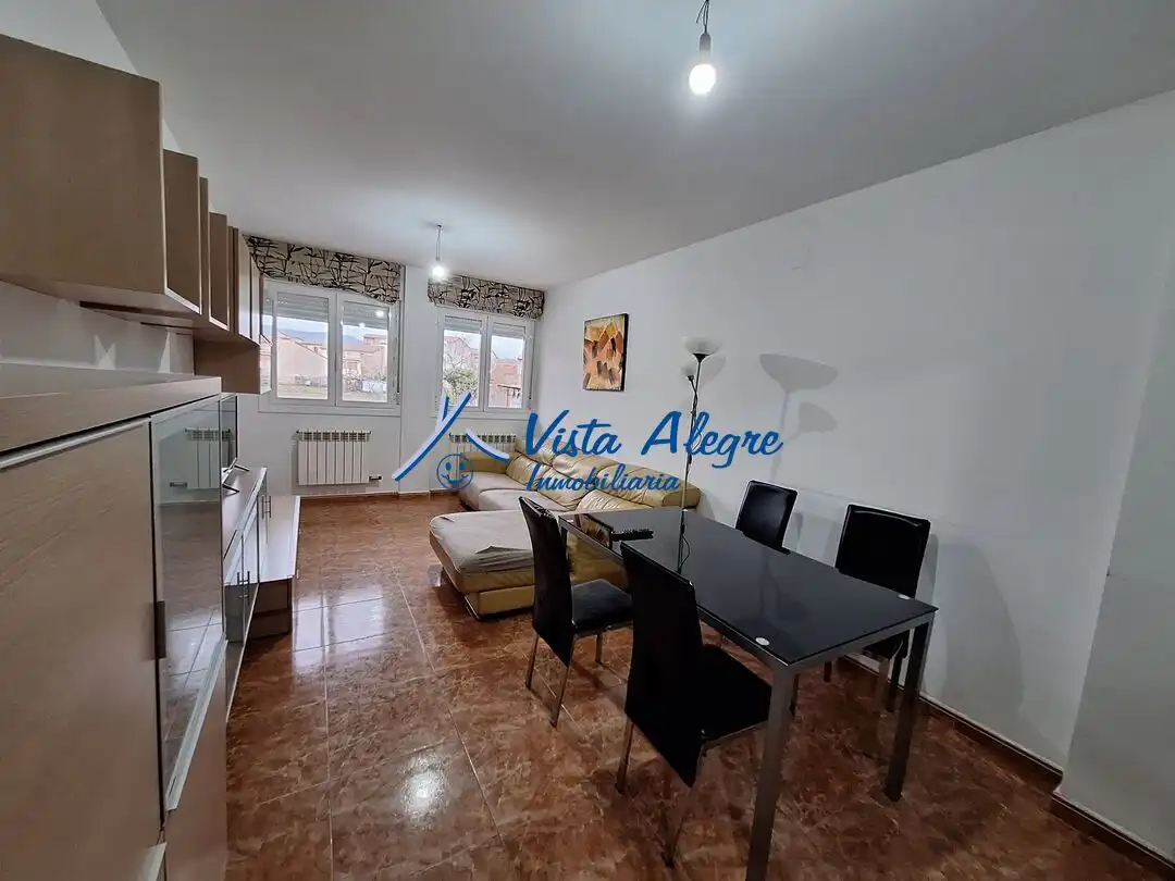 Sala de estar de Piso en venta en Anguciana con Calefacción, Trastero y Piscina