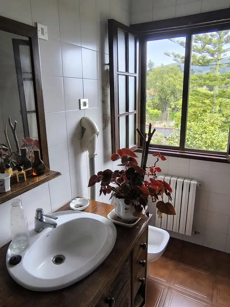 Baño de Casa o chalet en venta en Pontedeume con Calefacción, Terraza y Piscina