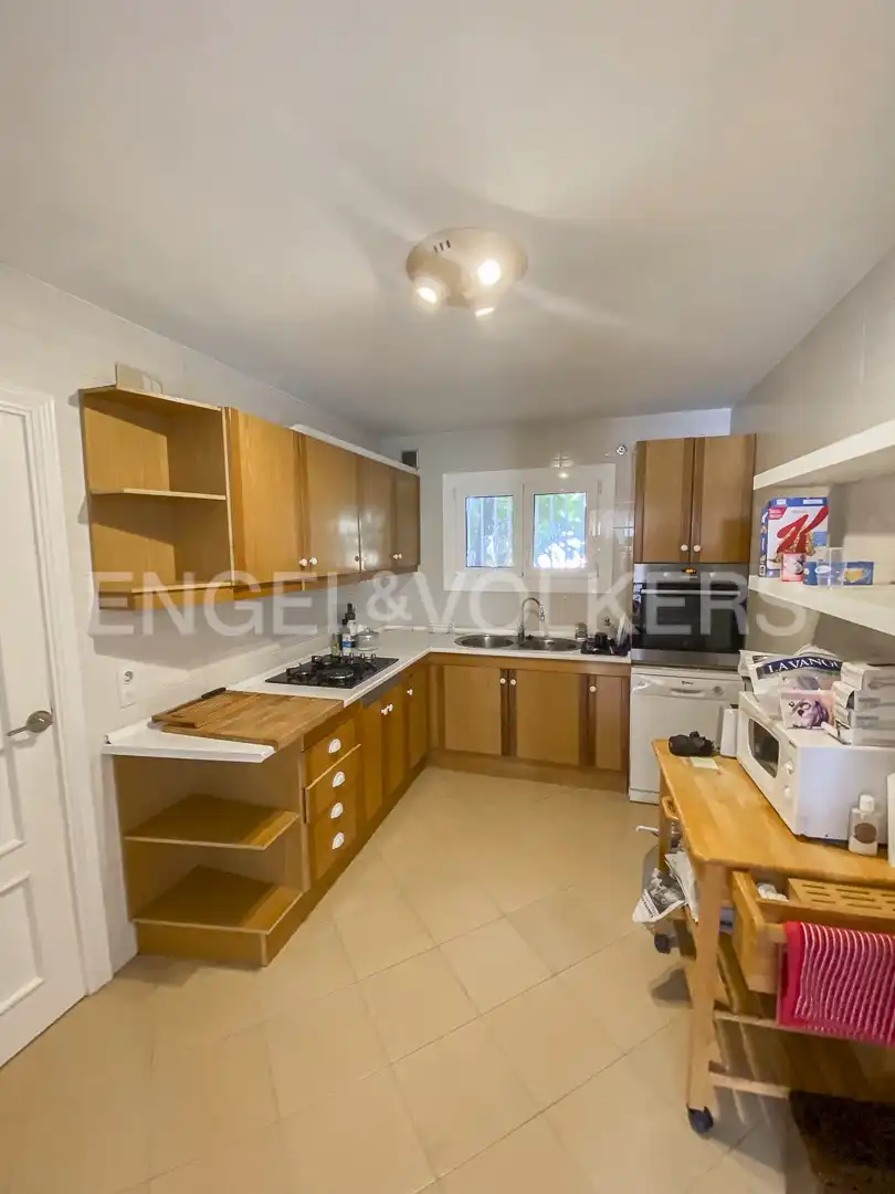 Cocina de Casa adosada de alquiler en Sitges con Calefacción, Jardín privado y Terraza