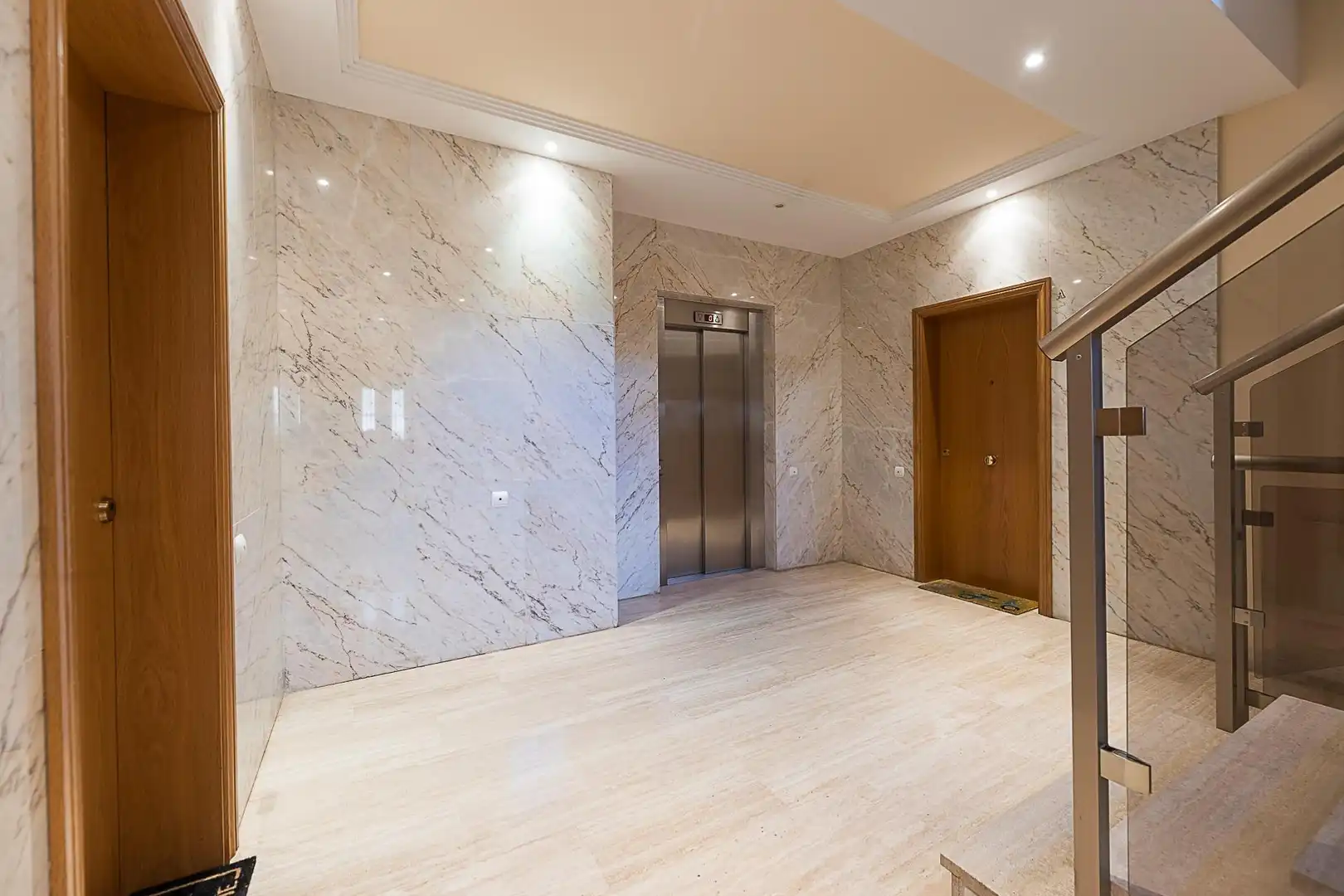 Ground floor for sale in  Palma de Mallorca  with Air Conditioner, Private garden and Terrace