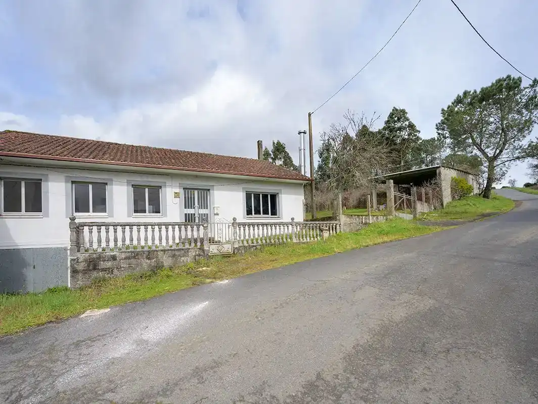Vista exterior de Piso en venta en Vila de Cruces con Jardín privado, Trastero y Amueblado