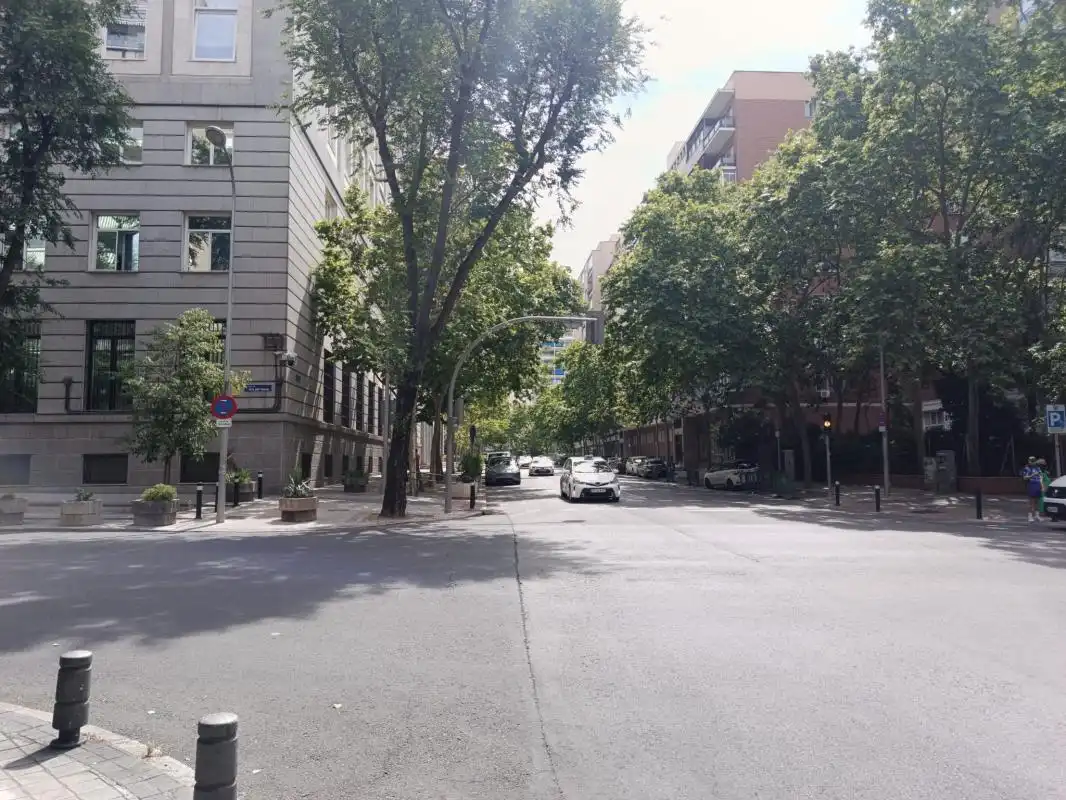 Vista exterior de Dúplex en venta en Madrid con Calefacción, Jardín privado y Terraza