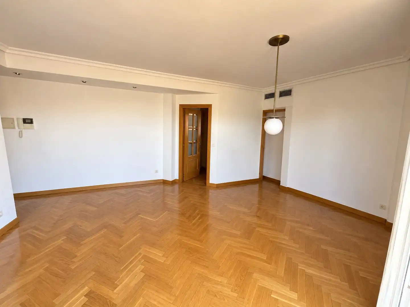 Sala de estar de Ático en venta en Madrid con Terraza, Trastero y Piscina