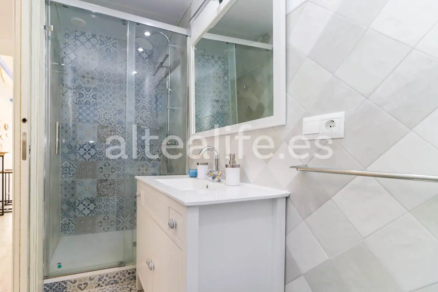 Bathroom of Apartments for rent in Altea  with Furnished, Oven and Microwave