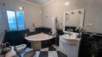 Bathroom of Single-family semi-detached for sale in Coria del Río