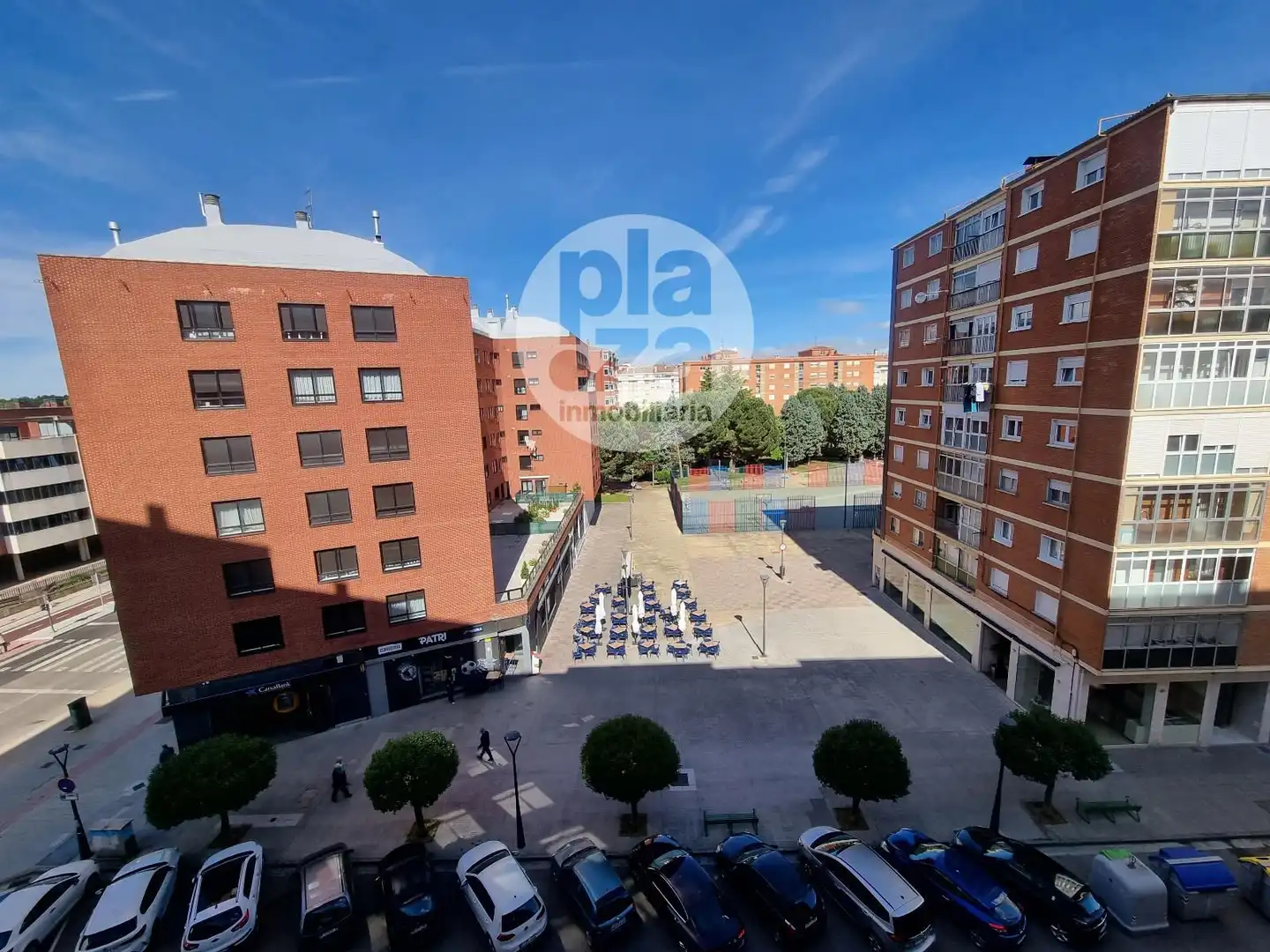 Aparcament de Pis en venda en Burgos amb Calefacció, Terrassa i Moblat