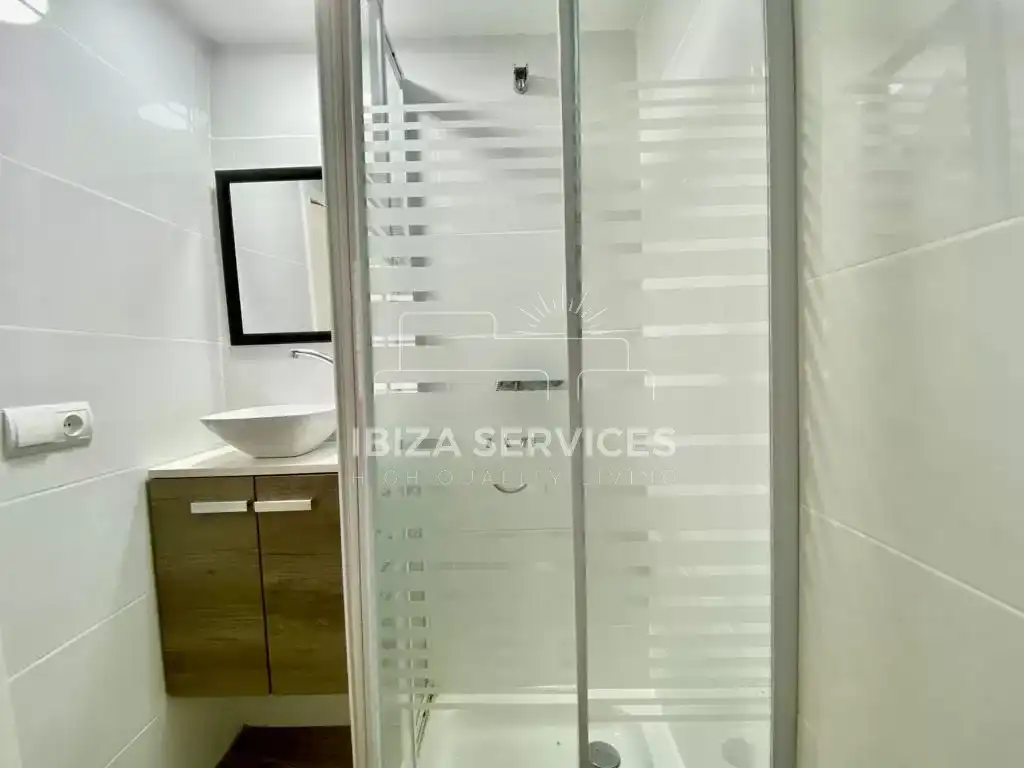 Bathroom of Flat for sale in Eivissa  with Air Conditioner