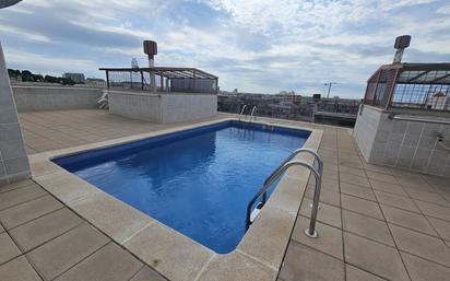 Swimming pool of Flat for sale in Cornellà de Llobregat  with Swimming Pool