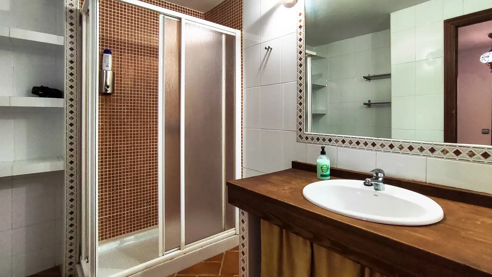 Badezimmer von Wohnungen zum Verkauf in Córdoba mit Klimaanlage, Heizung und Möbliert