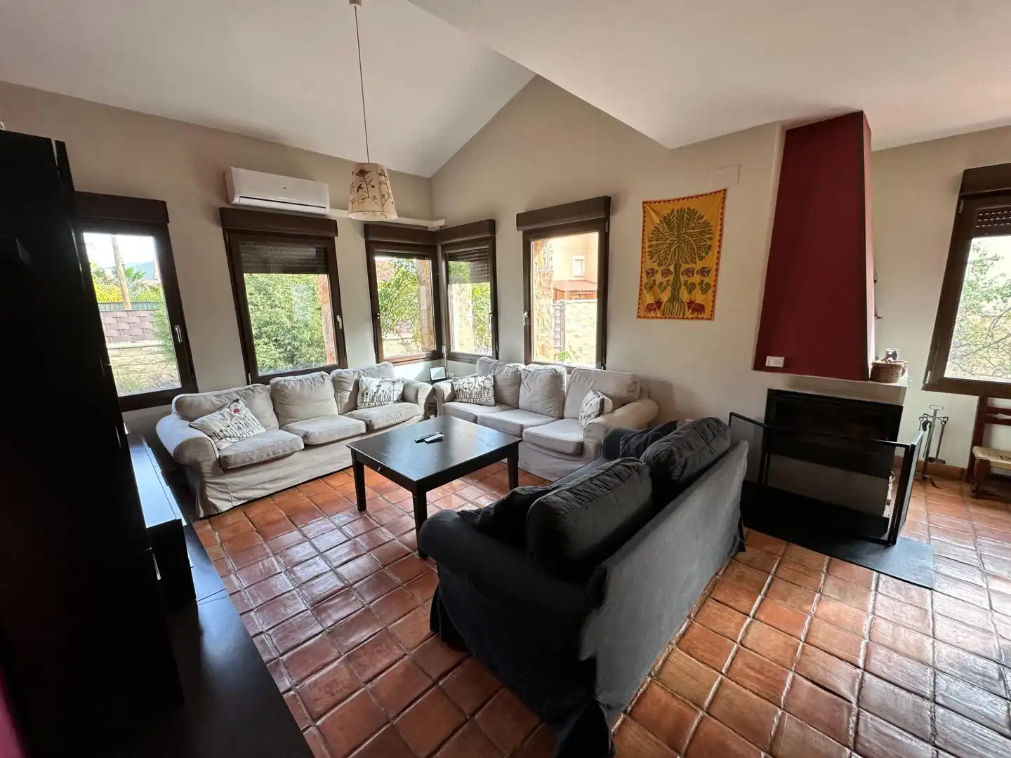 Sala de estar de Casa o chalet en venta en Villalba de la Sierra con Aire acondicionado, Calefacción y Terraza