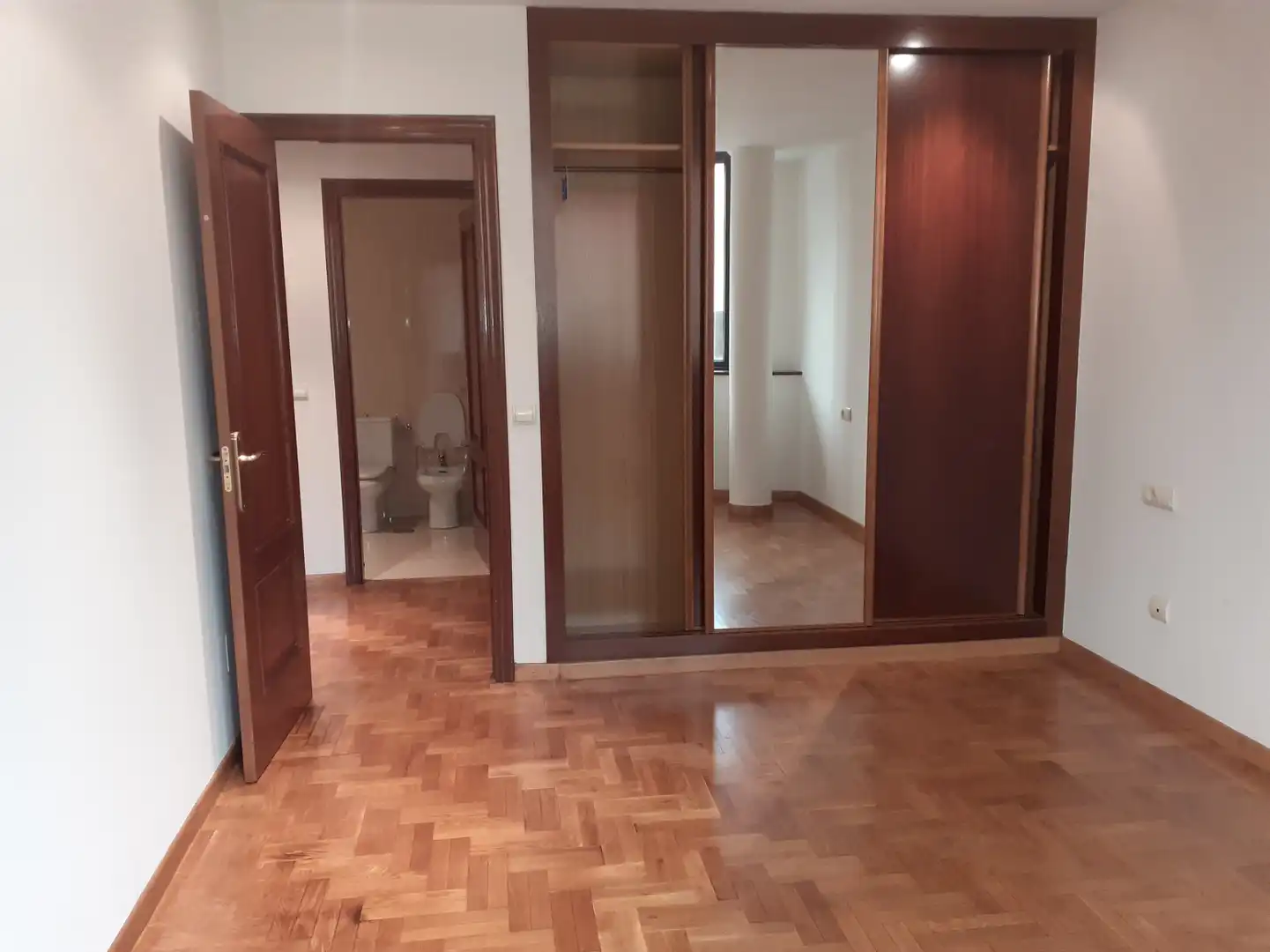Habitación de Piso de alquiler en Gijón  con Calefacción