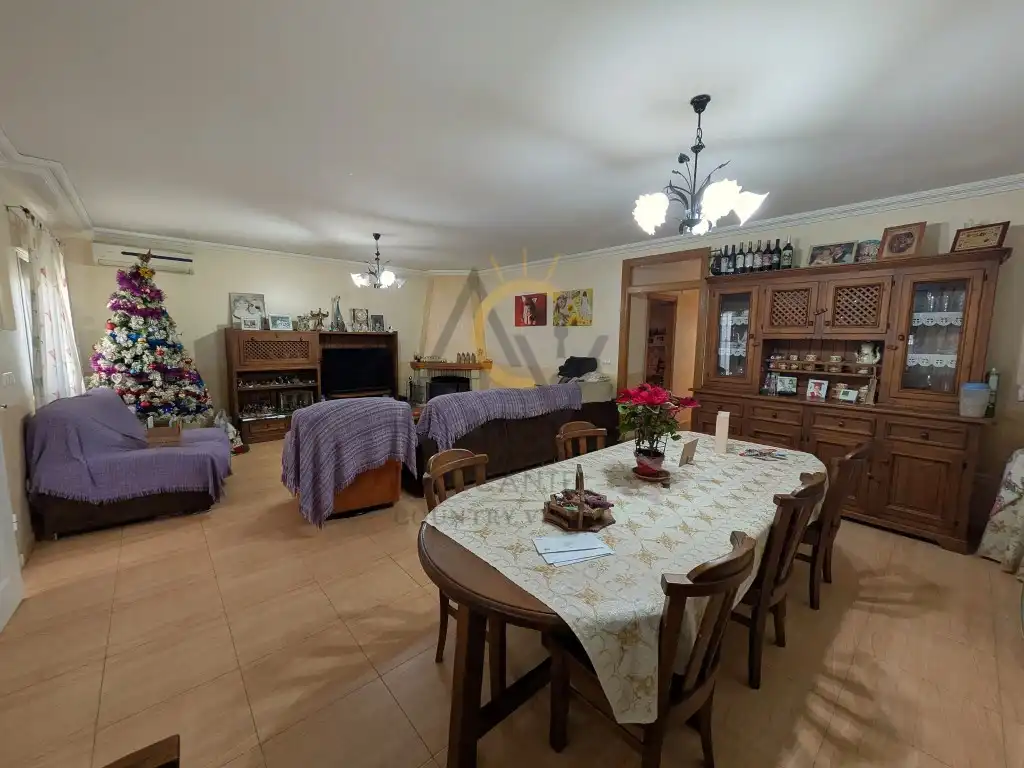 Casa amb jardí en venda a Avenida Castilla De, imagen 4