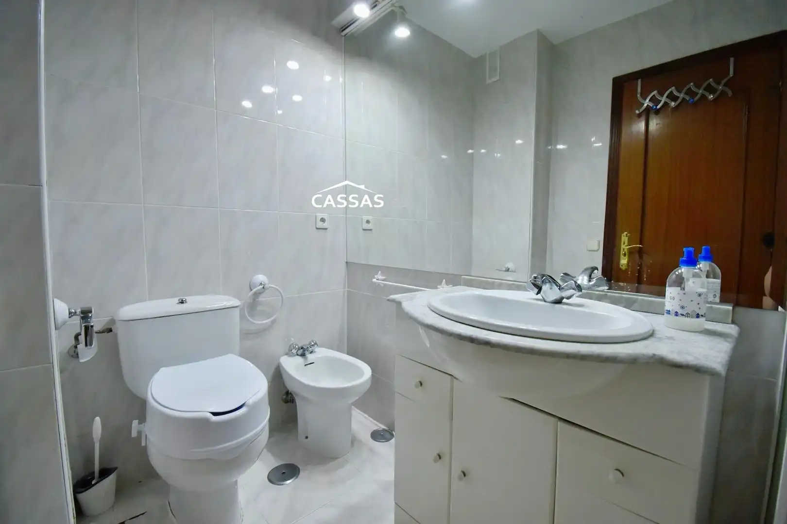 Bathroom of Flat for sale in Torrejón de Ardoz  with Air Conditioner, Heating and Parquet flooring