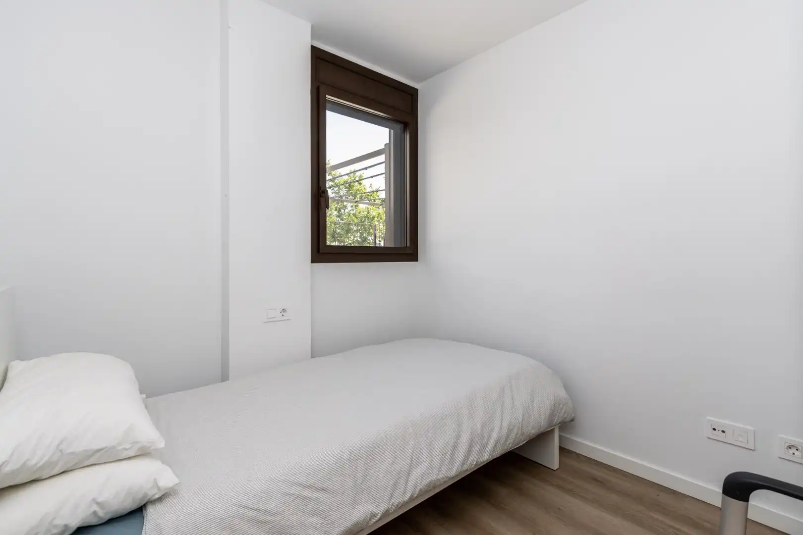 Bedroom of Flat for sale in Sabadell  with Heating, Terrace and Community pool