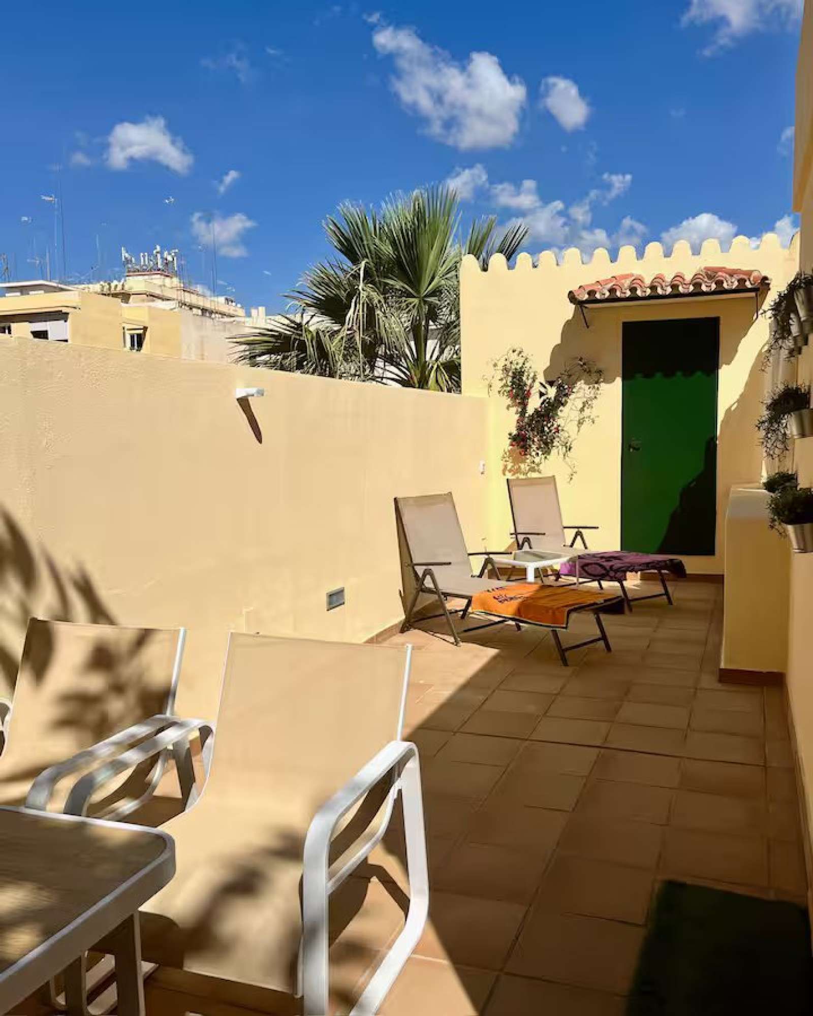 Terrace of Apartment to share in Málaga Capital  with Air Conditioner and Terrace
