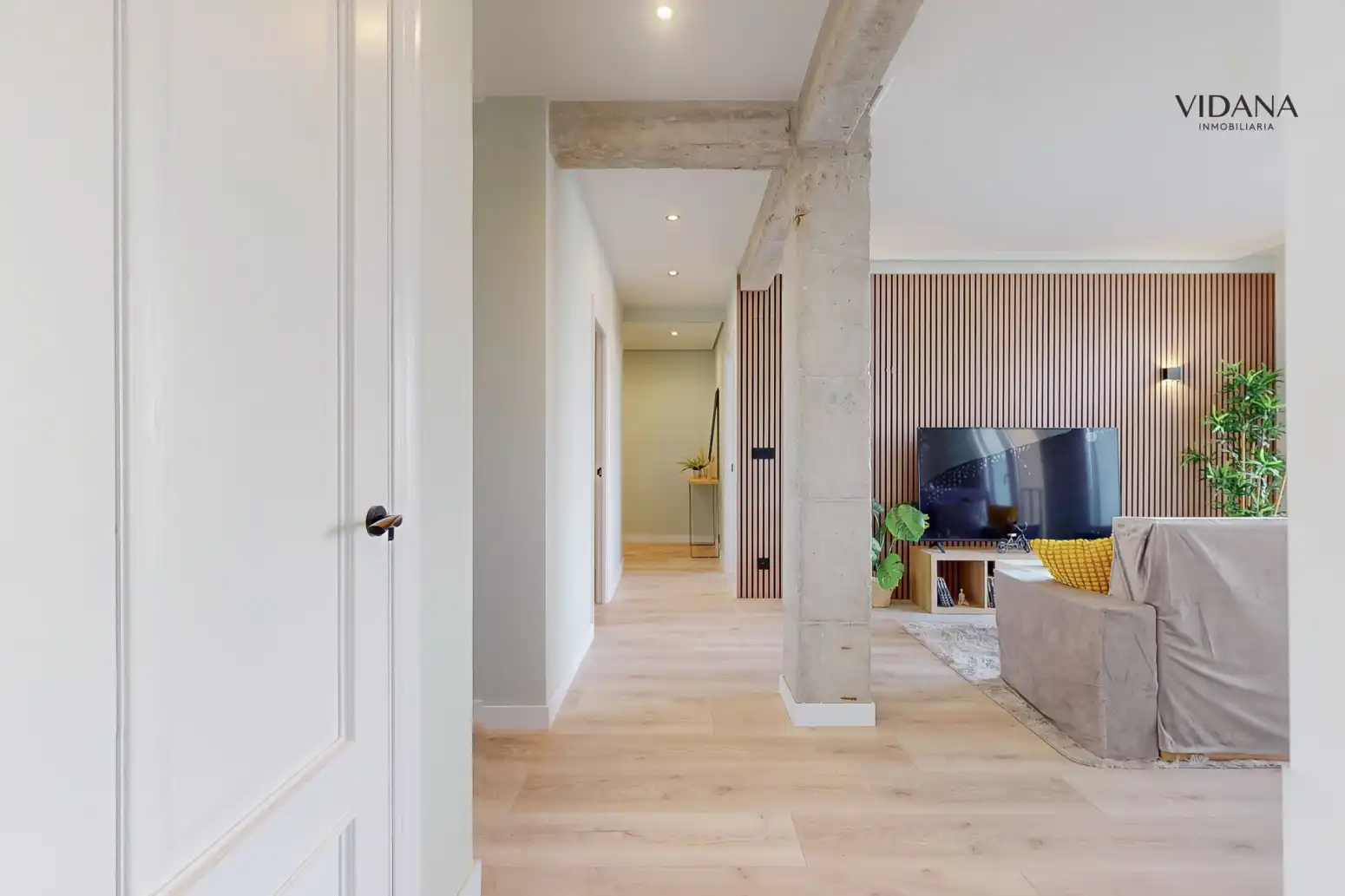 Piso en venta en  Pamplona / Iruña con Calefacción, Parquet y Terraza