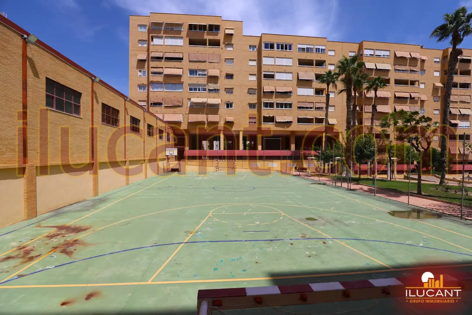 Parking of Flat for sale in Alicante / Alacant  with Air Conditioner, Heating and Terrace