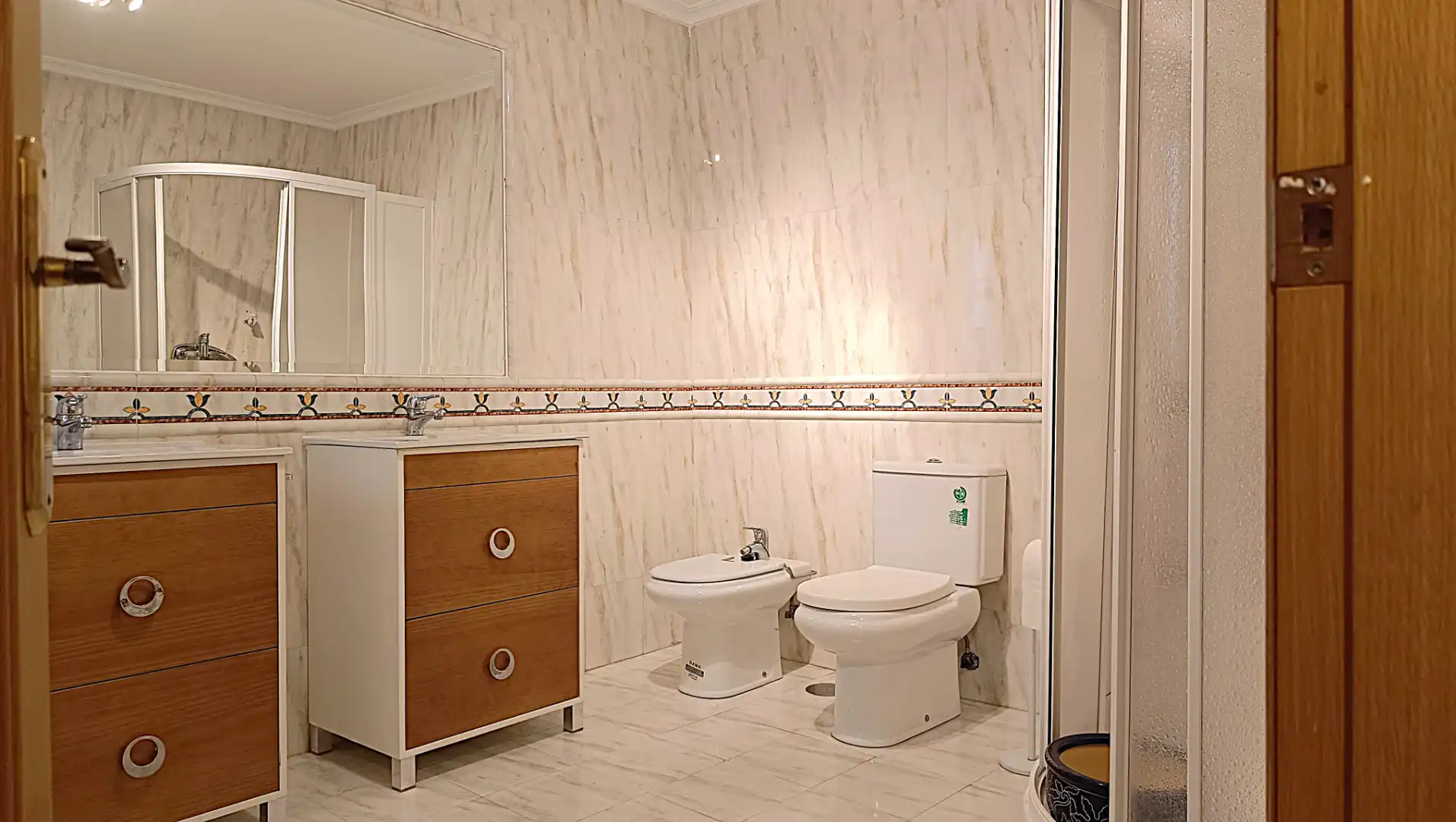 Baño de Piso en venta en Mancha Real con Aire acondicionado, Calefacción y Amueblado