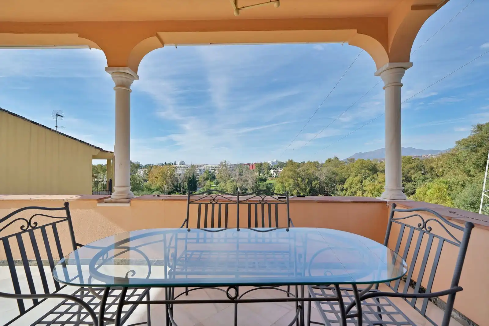 Chalet con piscina en venta en Avenida Pablo Ruiz Picasso 11, imagen 17