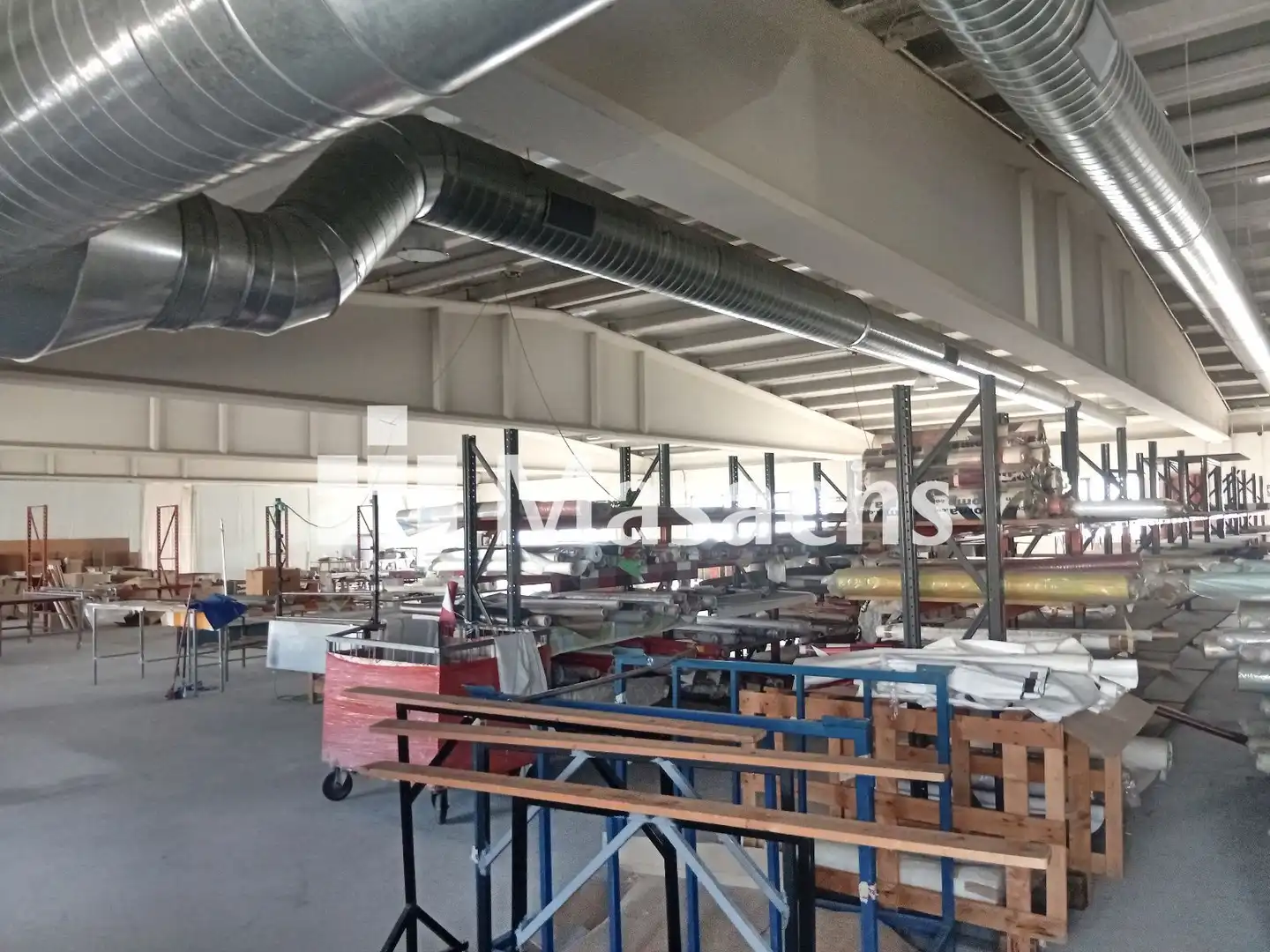 Nau industrial de lloguer en Roquetes amb Alarma