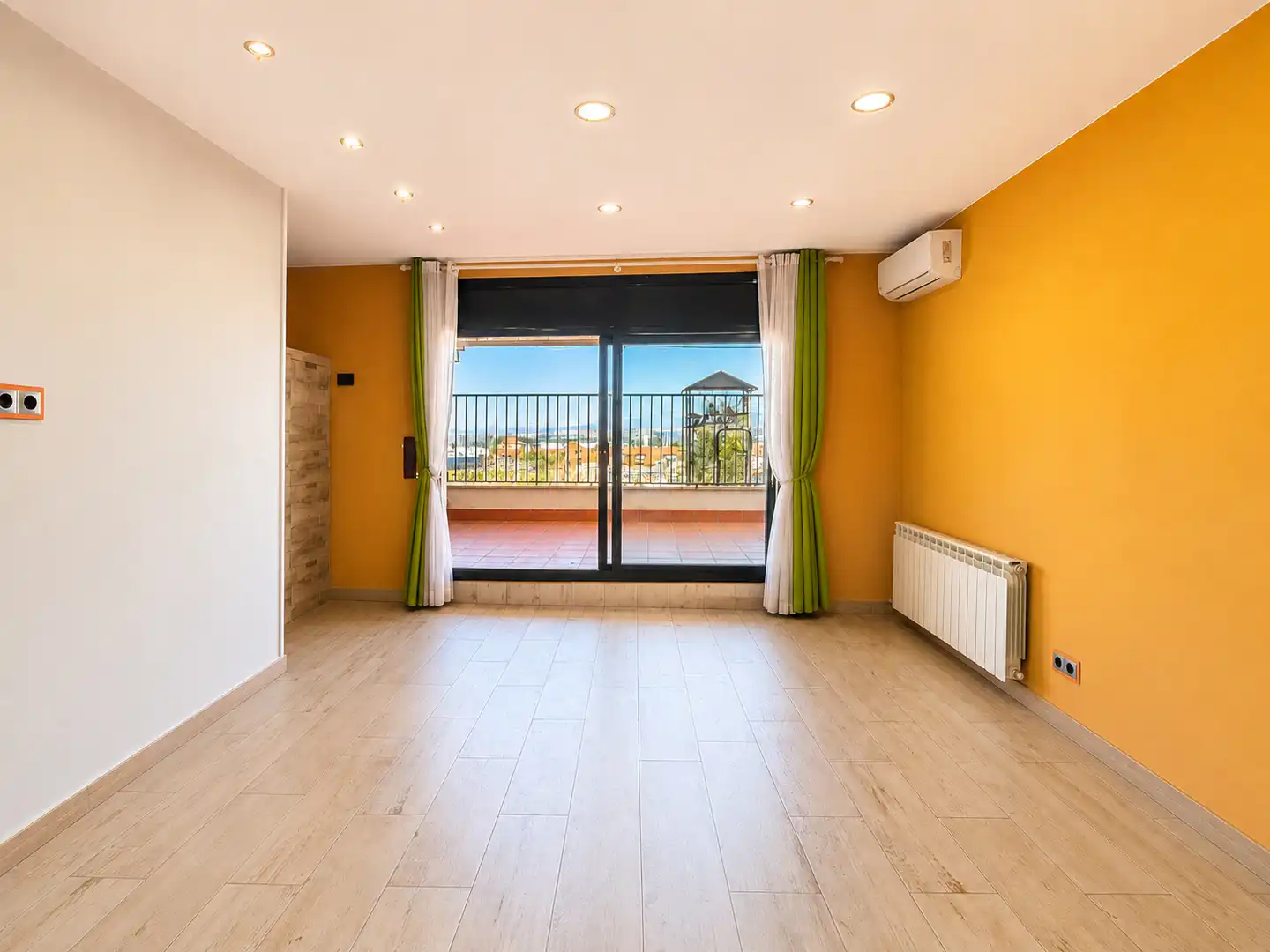 Ático en venta en El Prat de Llobregat con Aire acondicionado, Calefacción y Parquet