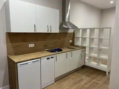 Cuina de Apartament en venda en Salamanca amb Terrassa i Balcó