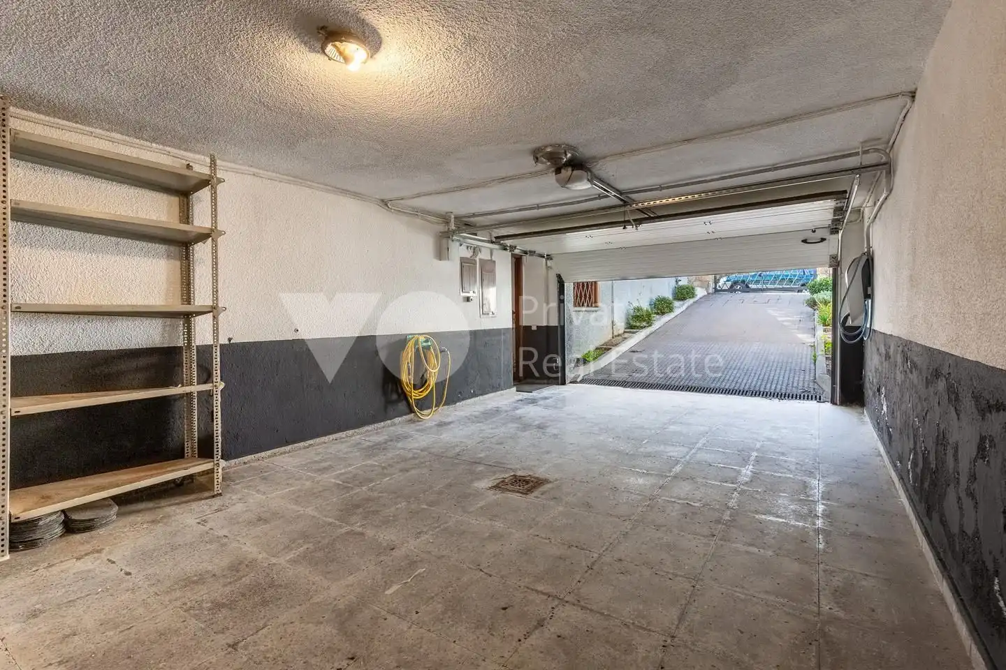 Parking de Casa o chalet en venta en Madrid con Aire acondicionado, Calefacción y Jardín privado