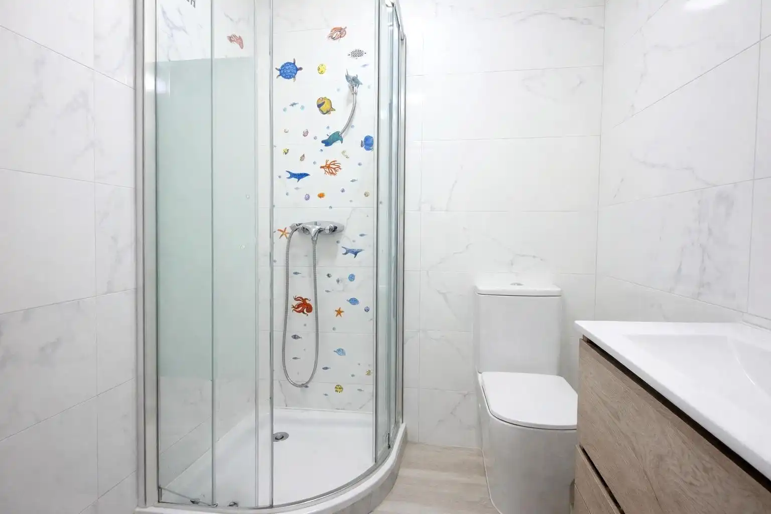 Badezimmer von Fabrikhallen zum Verkauf in Sagunto / Sagunt