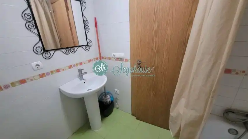 Baño de Piso en venta en Cantimpalos con Calefacción