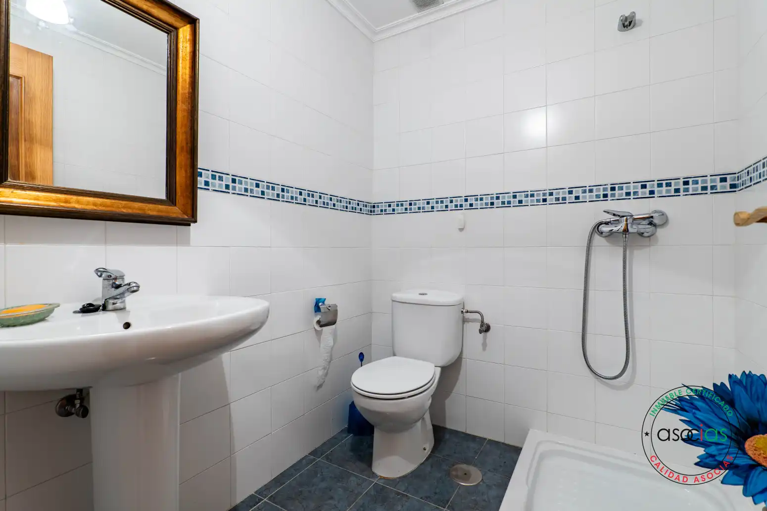 Baño de Casa adosada en venta en Gozón con Calefacción, Jardín privado y Parquet