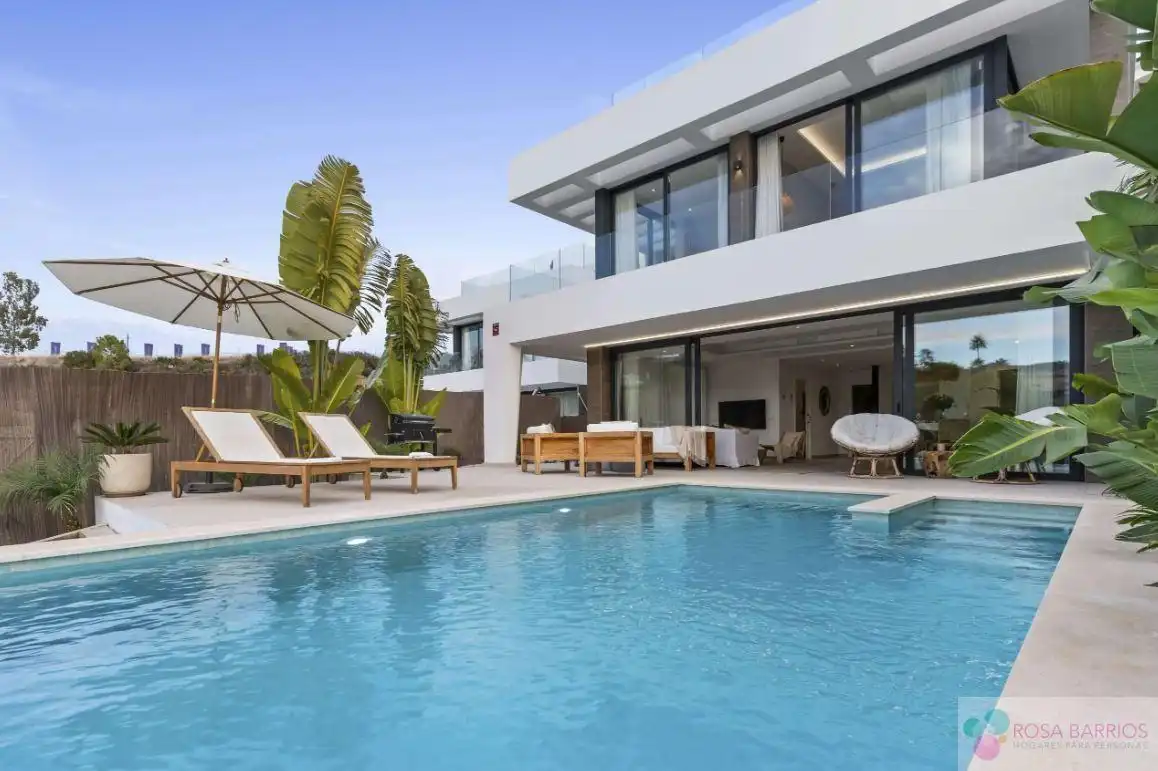 Villa con piscina in vendita a Selwo, imagen 36