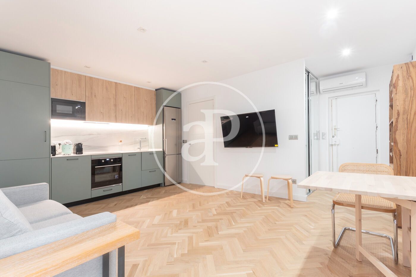 Sala de estar de Piso de alquiler en  Barcelona Capital con Aire acondicionado, Calefacción y Amueblado