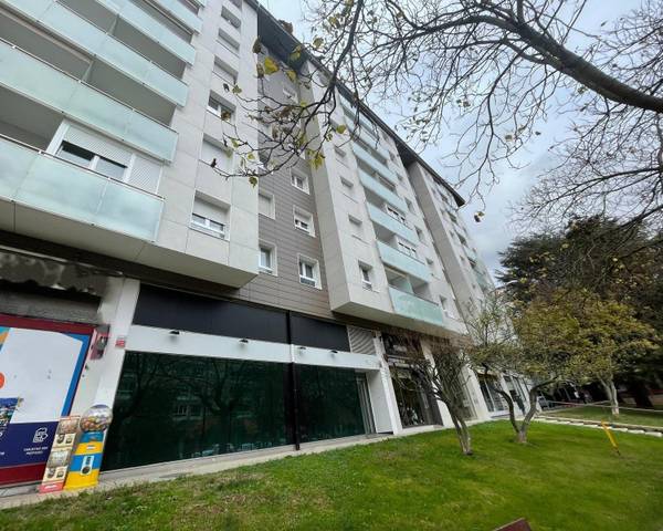 Local comercial en Alquiler en Avenida Pamplona en Barañáin / Barañain