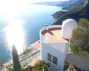 Vista exterior de Casa o xalet en venda en Almuñécar amb Terrassa