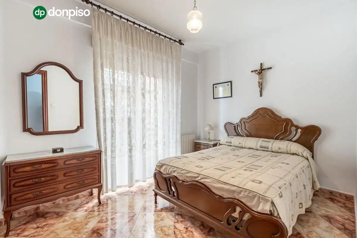 Habitación de Piso en venta en Granada con Aire acondicionado, Calefacción y Terraza