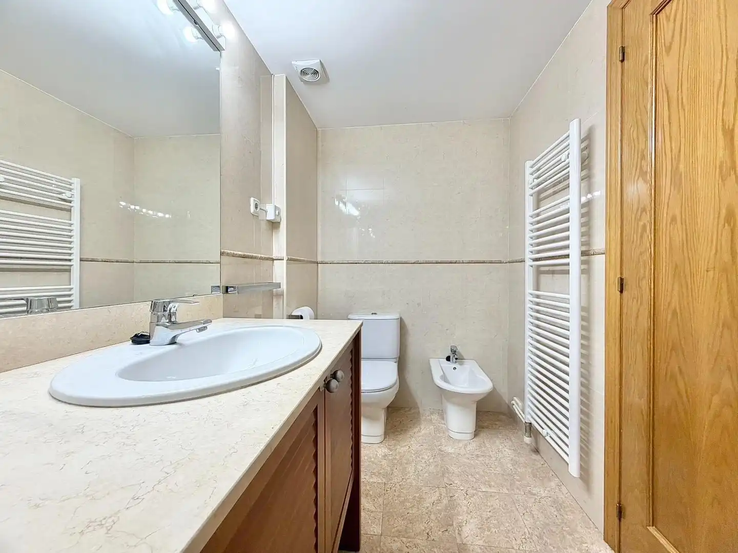 Baño de Piso de alquiler en Terrassa con Calefacción, Parquet y Balcón