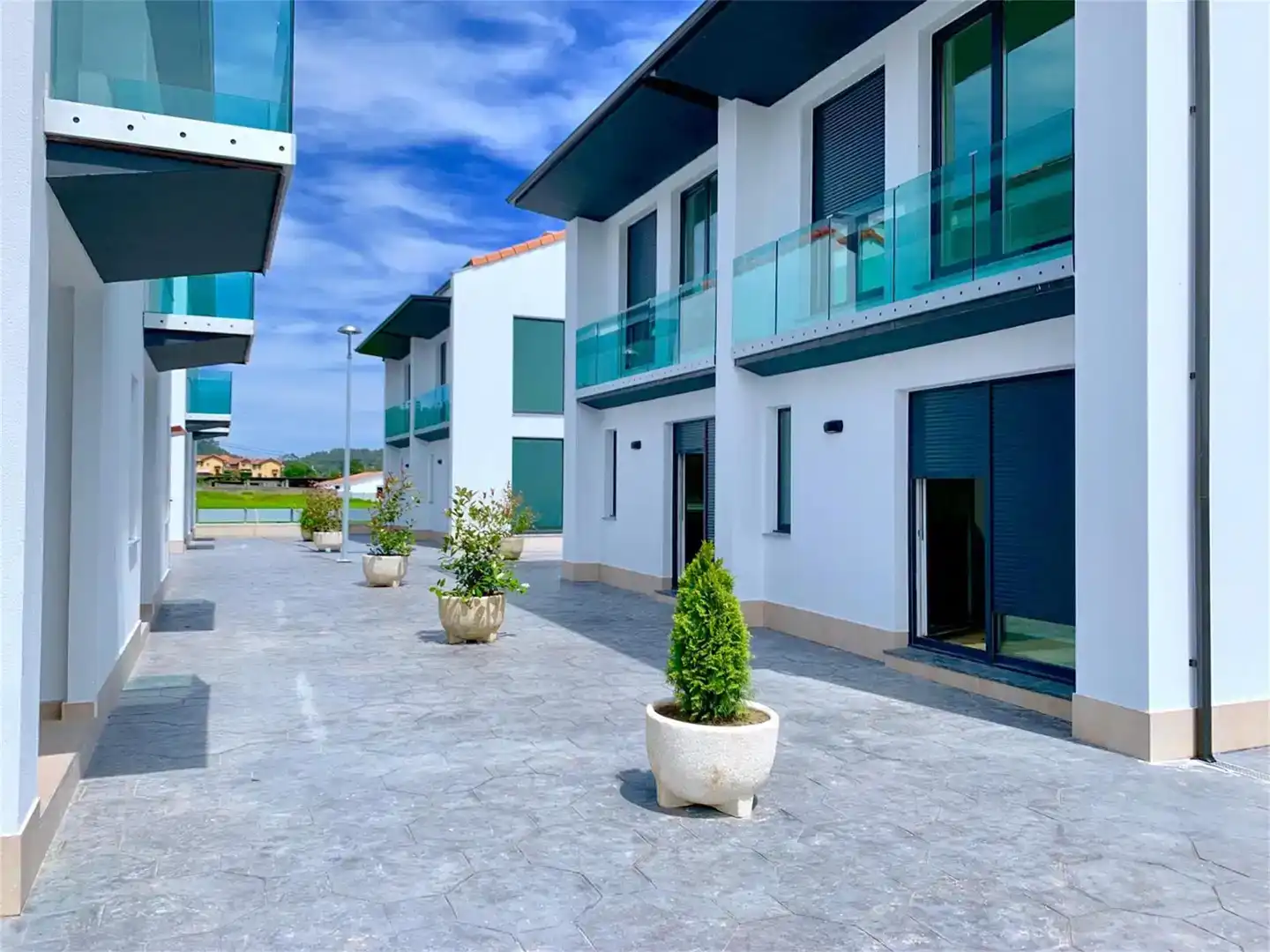 Vista exterior de Casa o xalet de lloguer en Arnuero amb Jardí privat, Traster i Moblat