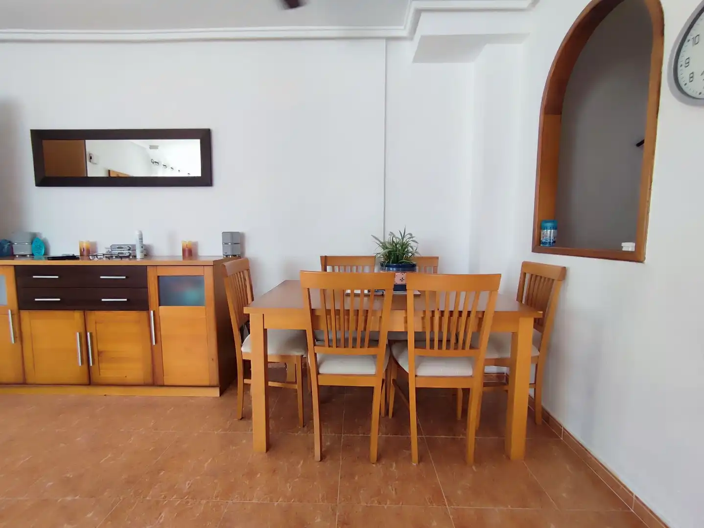 Esszimmer von Einfamilien-Reihenhaus zum Verkauf in Orihuela mit Klimaanlage, Terrasse und Möbliert