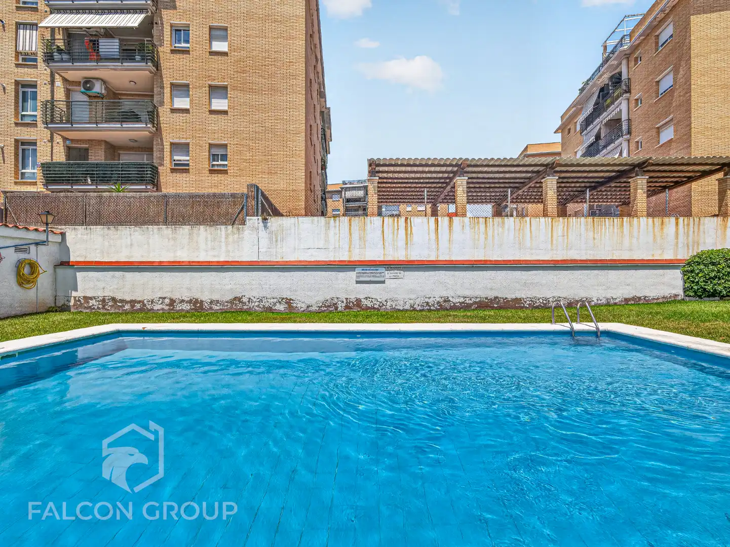 Piscina de Casa o xalet en venda en Calafell amb Aire condicionat, Calefacció i Jardí privat
