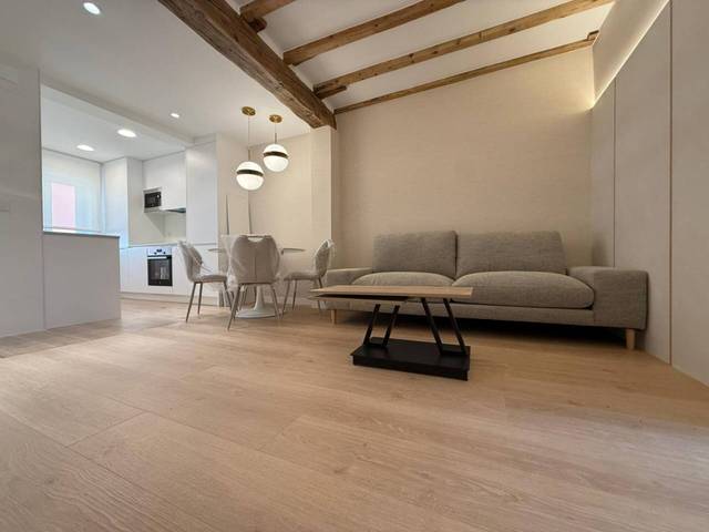 Piso en Venta en Calle Briviesca en Villa Pilar