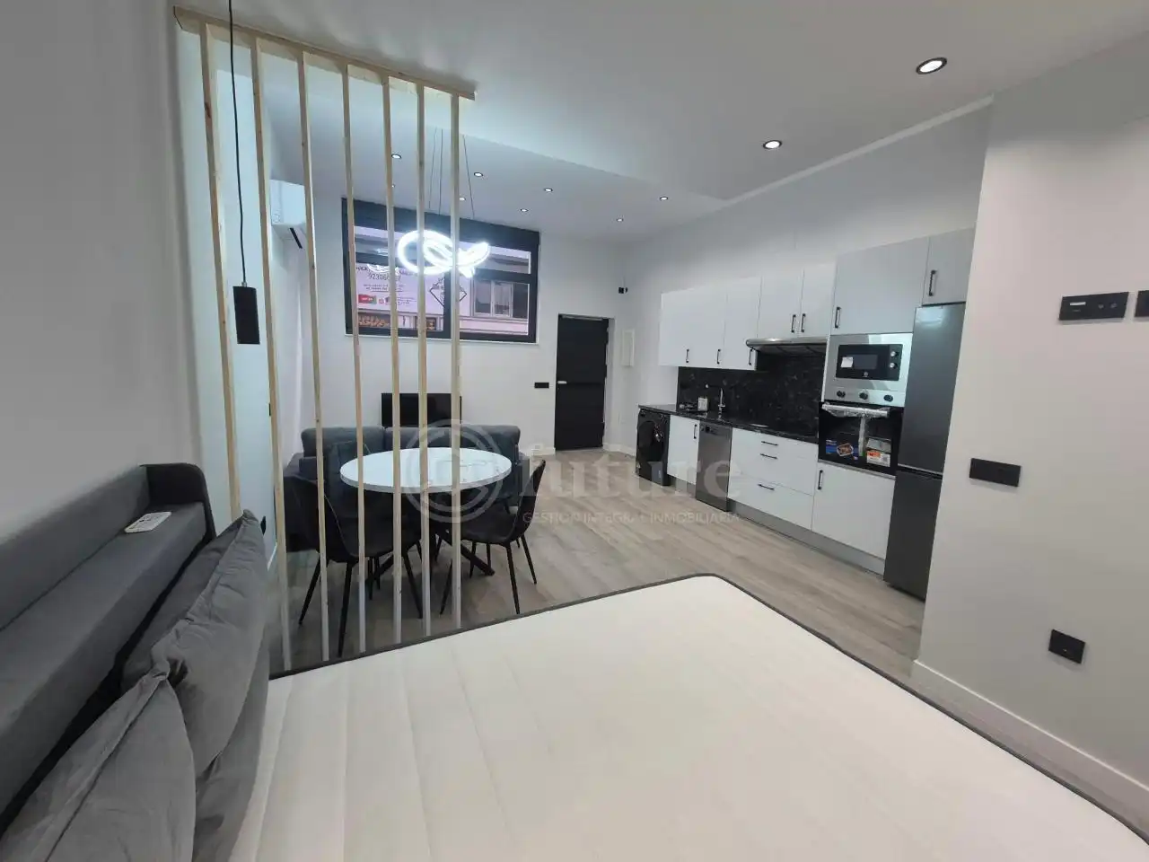 Cuina de Apartament en venda en Salamanca amb Aire condicionat, Calefacció i Moblat