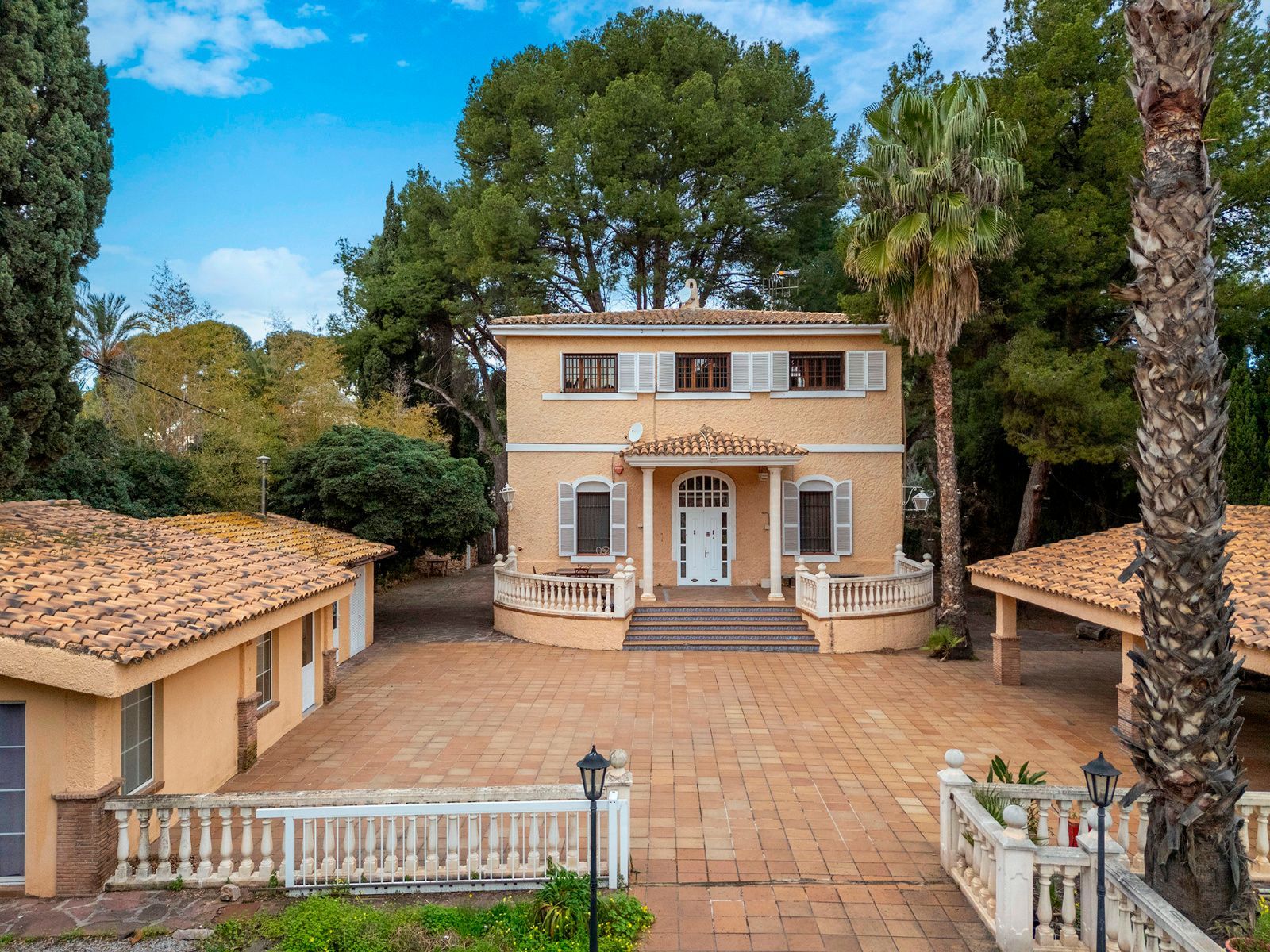 House or chalet for sale in Mestral, Madrigal