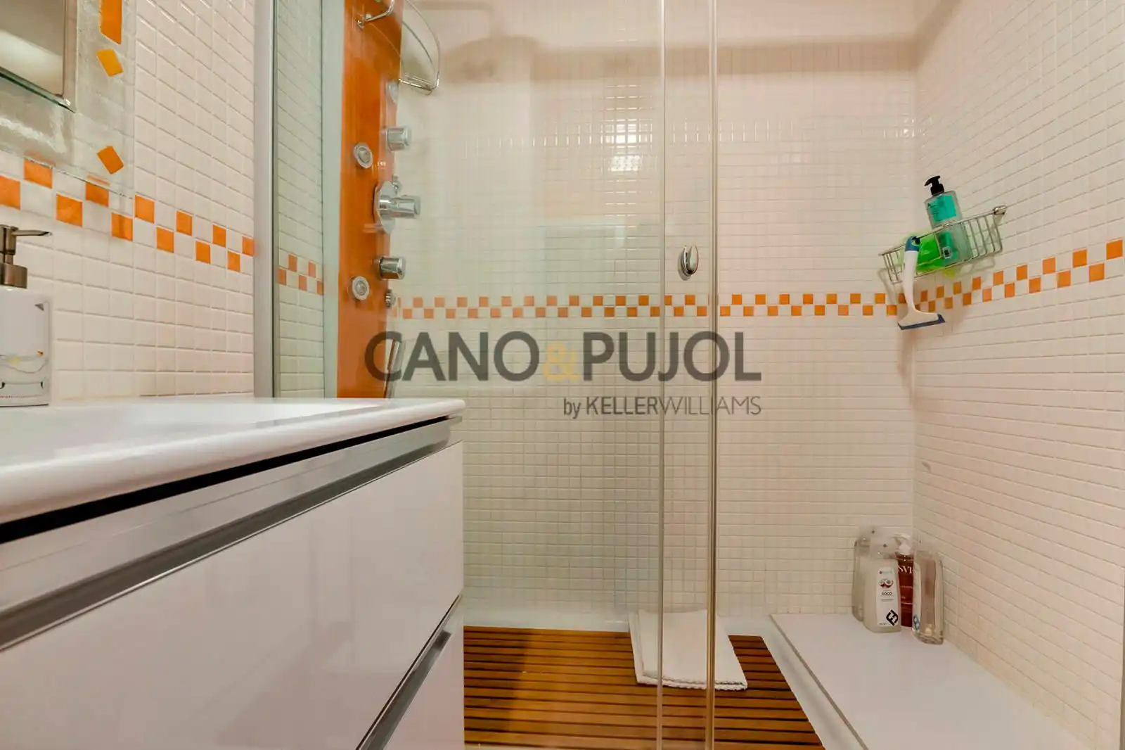 Baño de Piso en venta en Rubí con Aire acondicionado, Calefacción y Terraza