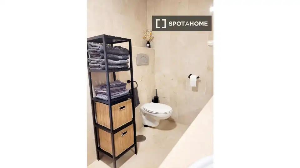 Bany de Apartament per a compartir en Mijas amb Aire condicionat, Terrassa i Moblat
