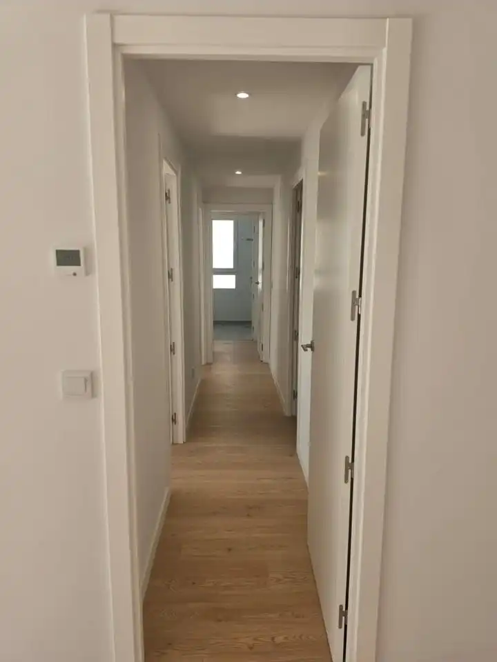 Wohnung zur Miete in Dos Hermanas mit Klimaanlage, Terrasse und Gemeinschaftspool