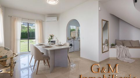Foto 4 de Casa adosada en venta en Avenida Alisos (los) (artola Alt), Cabopino - Artola, Marbella
